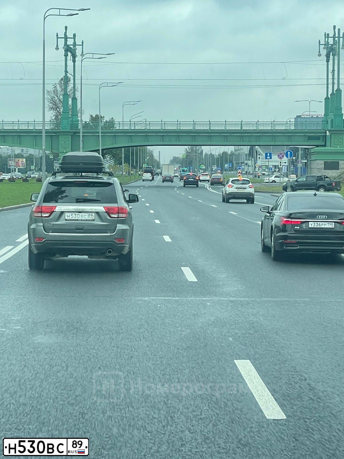 Фото автомобиля MITSUBISHI PAJERO, 2008 — госномер А963РТ89. Цвет: ЗЕЛЕНЫЙ
