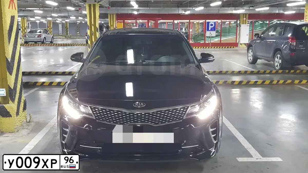 Фото автомобиля KIA MAGENTIS / OPTIMA, 2016 — госномер У009ХР96. Цвет: ЧЕРНЫЙ