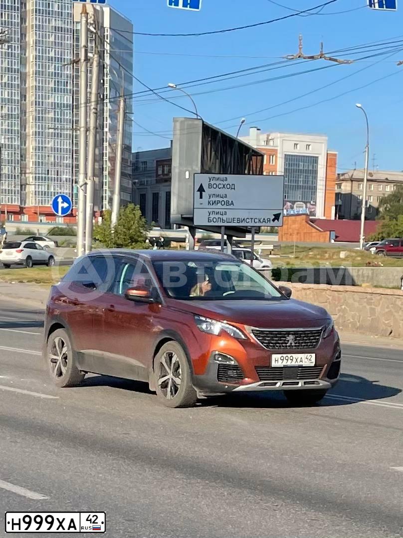 Фото автомобиля PEUGEOT 3008, 2017 — госномер В464ЕХ142. Цвет: ОРАНЖЕВО-КОРИЧНЕВЫЙ