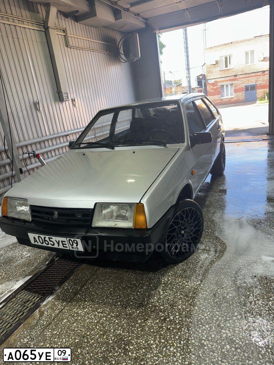 Фото автомобиля LADA 2114 SAMARA, 2010 — госномер А065УЕ09. Цвет: БЕЛЫЙ