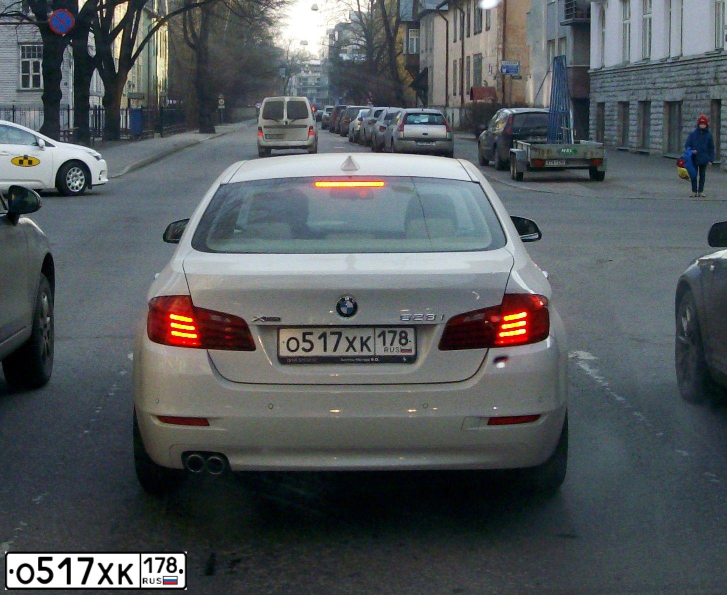 Фото автомобиля BMW SERIE 5, 2013 — госномер В606ВХ147. Цвет: Белый
