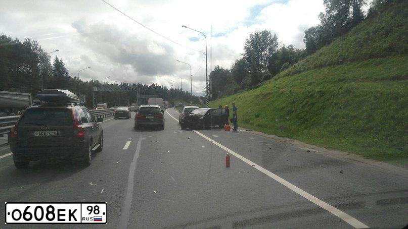 Фото автомобиля VOLVO XC90, 2005 — госномер К171НР797. Цвет: Коричневый