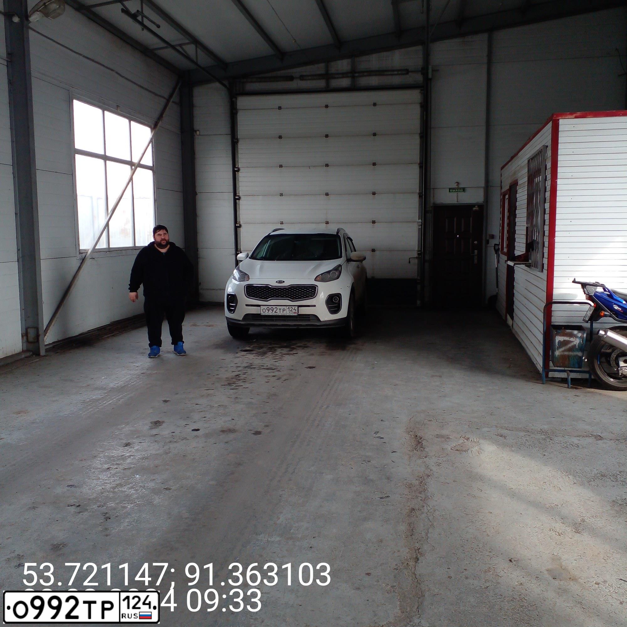 Фото автомобиля KIA SPORTAGE, 2018 — госномер Т111ОС124. Цвет: Белый