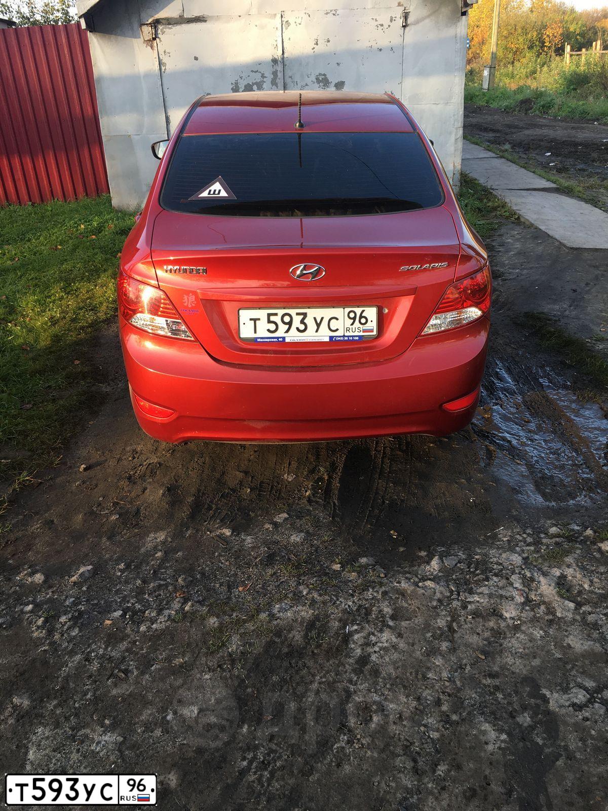 Фото автомобиля HYUNDAI SOLARIS, 2012 — госномер У684КМ72. Цвет: Красный
