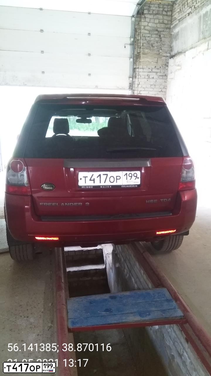 Фото автомобиля LANDROVER FREELANDER, 2008 — госномер У751УВ33. Цвет: Красный