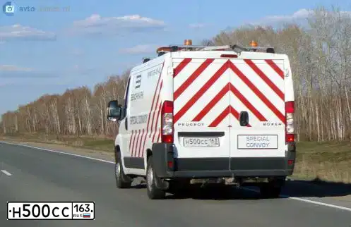 Фото автомобиля PEUGEOT BOXER, 2010 — госномер Н500СС163. Цвет: Белый