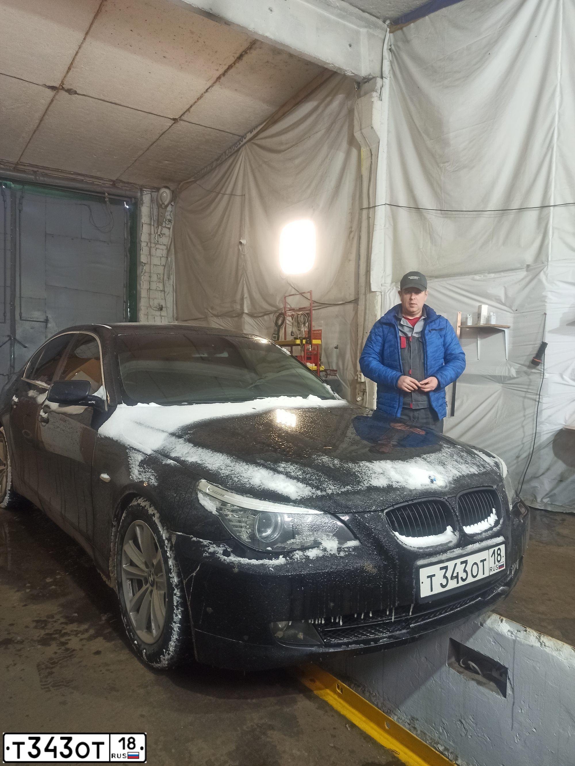 Фото автомобиля BMW W SERIE 5, 2006 — госномер Т343ОТ18. Цвет: ЧЕРНЫЙ
