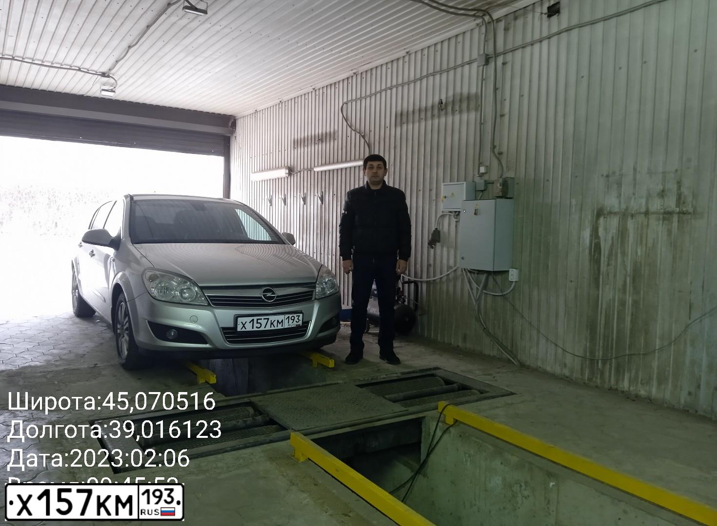Фото автомобиля OPEL ASTRA, 2010 — госномер А626АЕ799. Цвет: СЕРЕБРИСТЫЙ