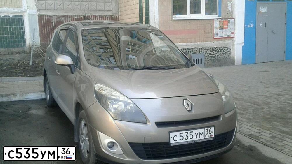 Фото автомобиля RENAULT MEGANE /GRAND/ SCENIC, 2009 — госномер С535УМ36. Цвет: СЕРЫЙ