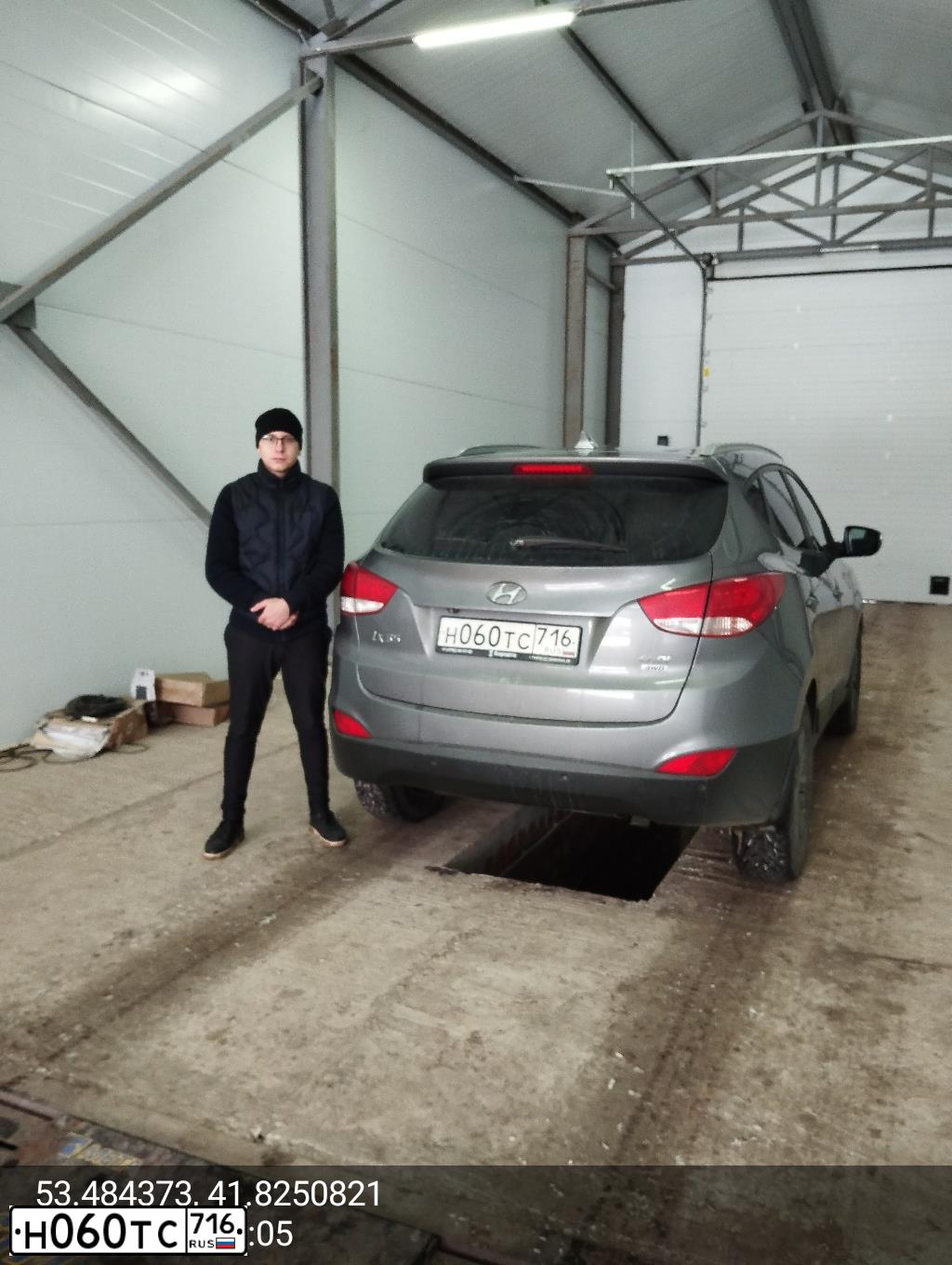 Фото автомобиля HYUNDAI IX35, 2014 — госномер С423АН68. Цвет: СЕРЫЙ