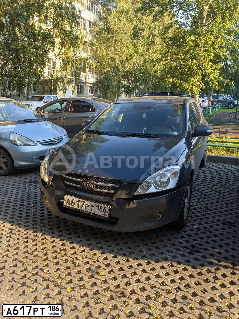 Фото автомобиля KIA CEE'D, 2011 — госномер А617РТ186. Цвет: синий