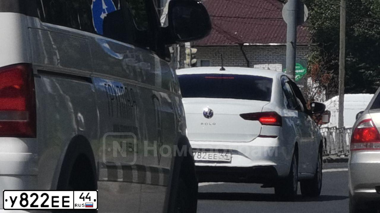 Фото автомобиля OPEL ASTRA, 2011 — госномер У822ЕЕ44. Цвет: СЕРЫЙ