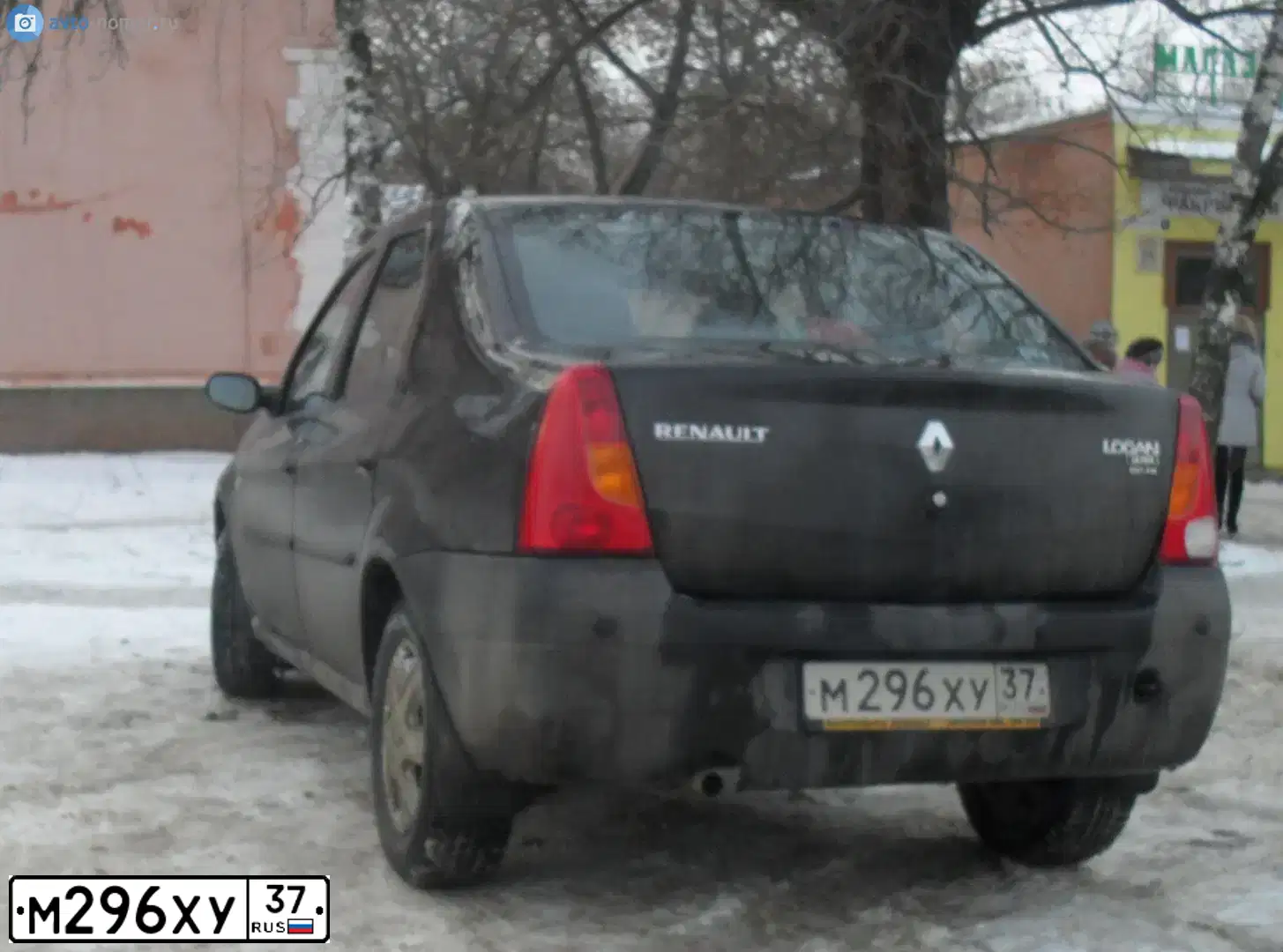 Фото автомобиля RENAULT LOGAN, 2009 — госномер М296ХУ37. Цвет: ЧЕРНЫЙ