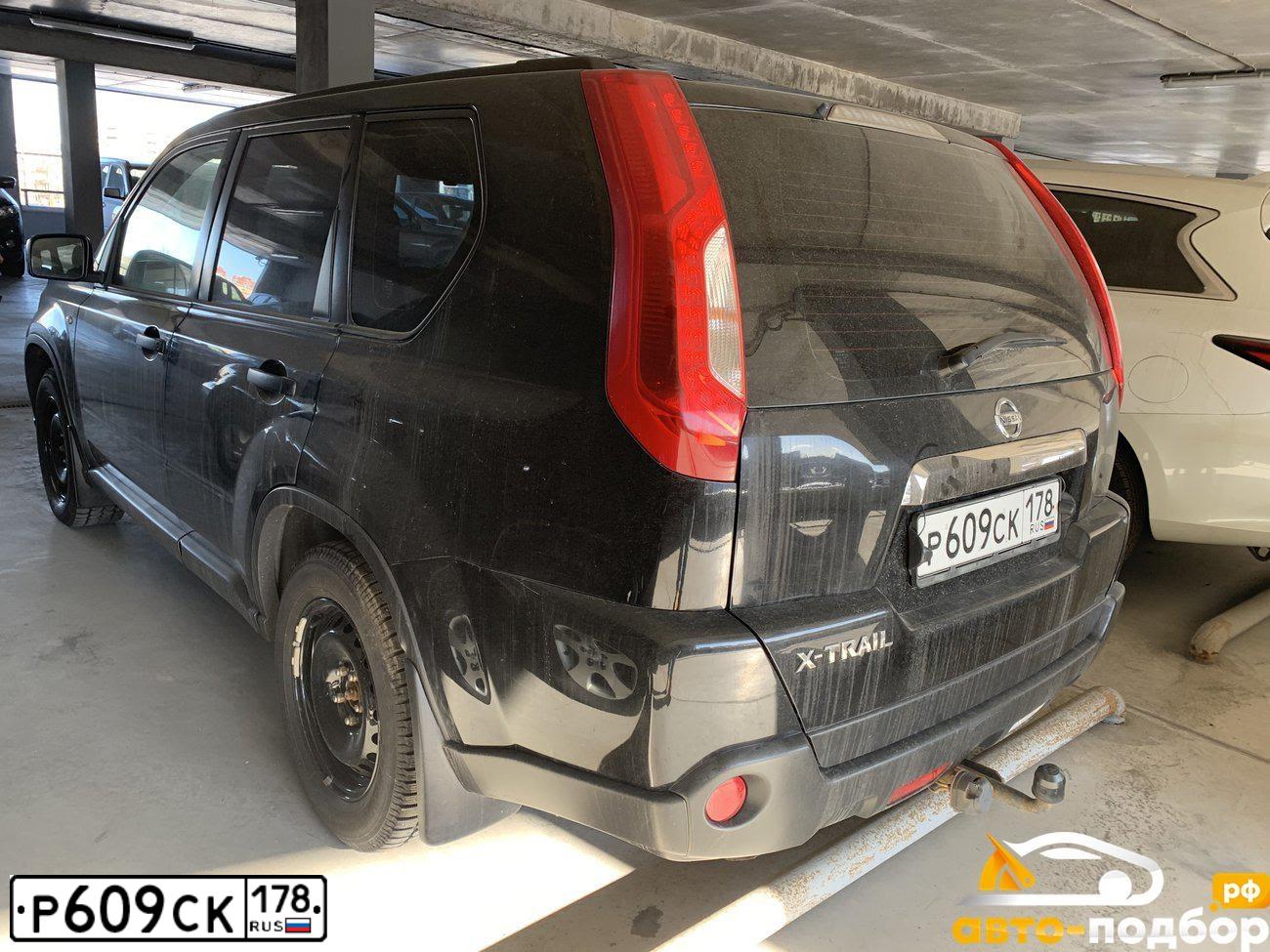 Фото автомобиля NISSAN X-TRAIL, 2013 — госномер Е148ХВ198. Цвет: ЧЕРНЫЙ