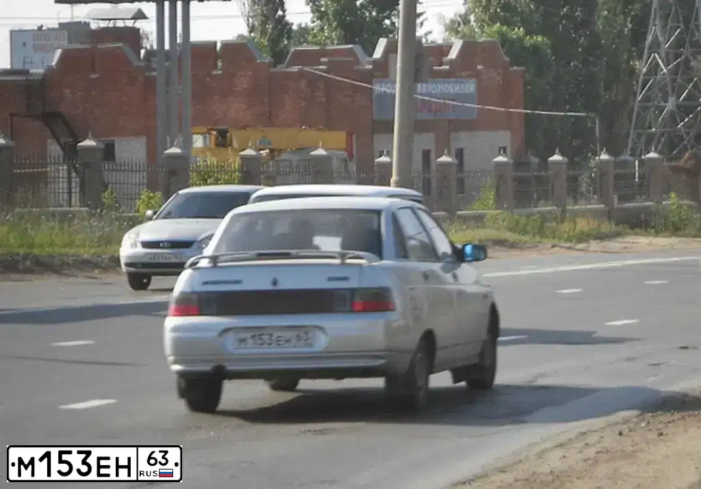 Фото автомобиля LADA 2110 LADA, 2005 — госномер М024ВР82. Цвет: СВЕТЛО СЕРЕБРИСТЫЙ МЕТАЛЛ
