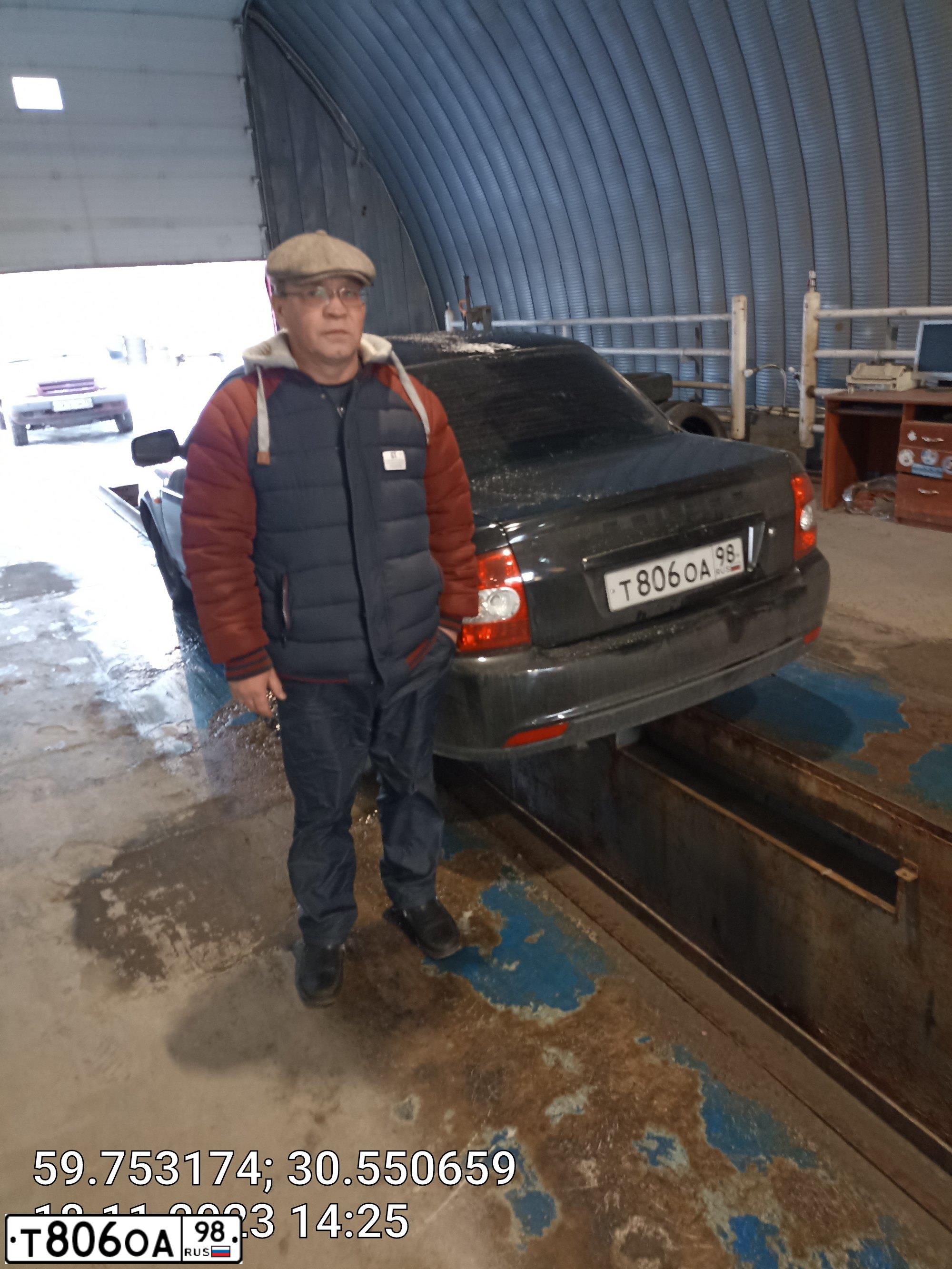 Фото автомобиля LADA PRIORA, 2008 — госномер Е989ОХ147