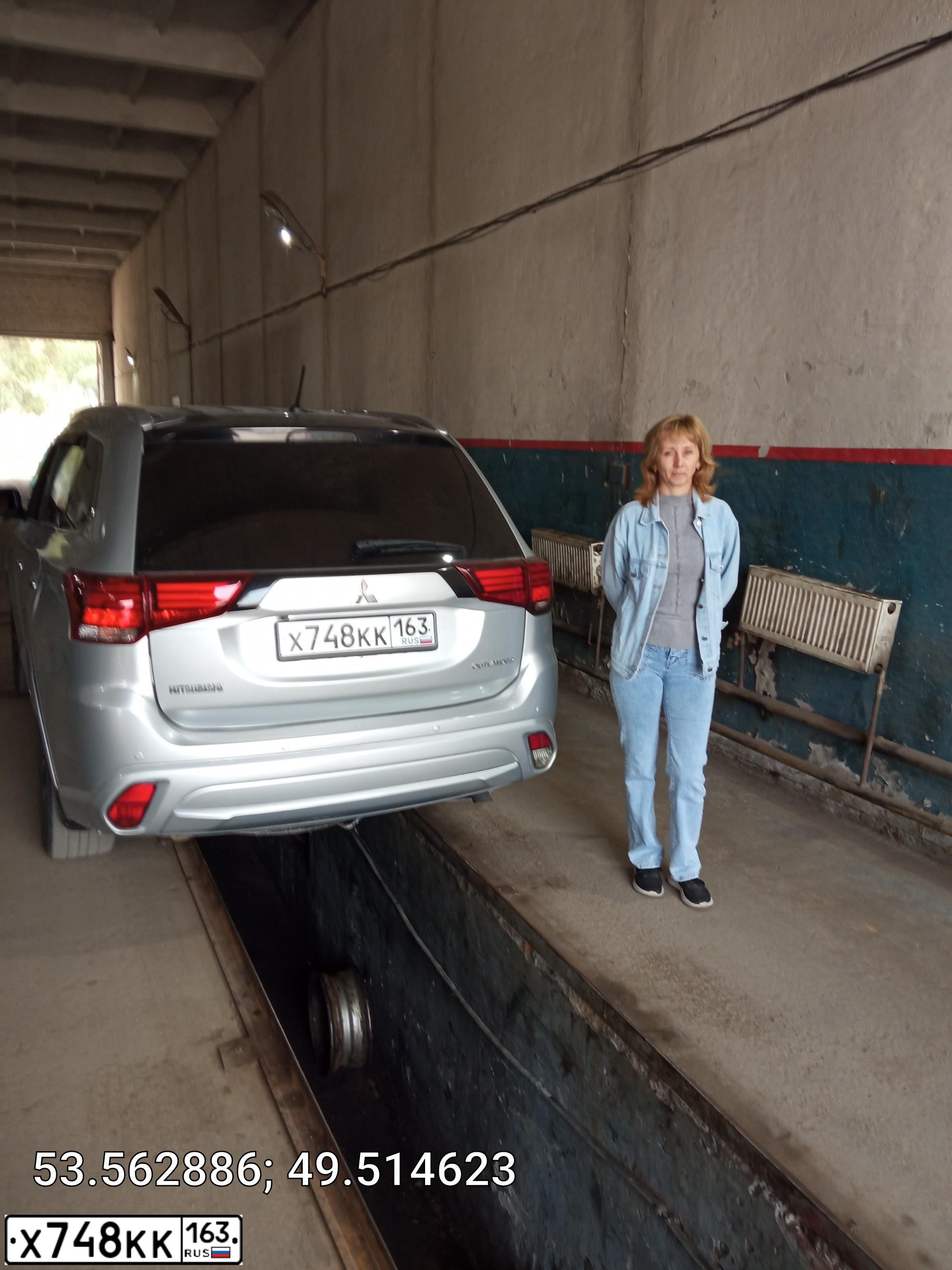 Фото автомобиля MITSUBISHI OUTLANDER, 2016 — госномер М299УЕ763. Цвет: Серебристый
