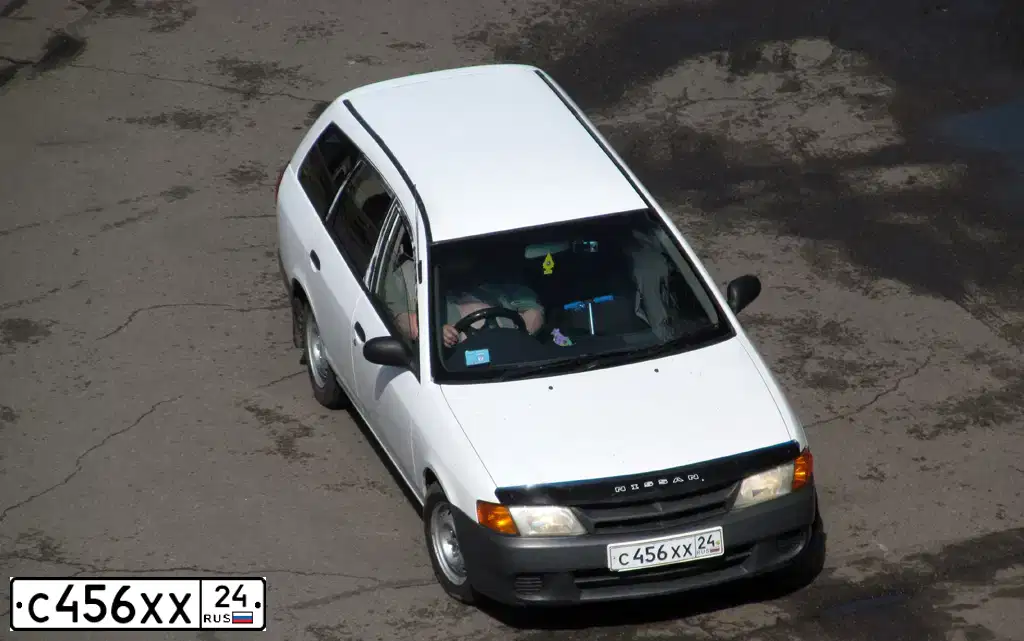 Фото автомобиля NISSAN AD, 1999 — госномер В540ТС124