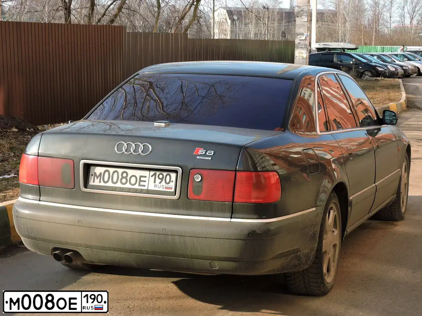 Фото автомобиля AUDI A8, 1997 — госномер М008ОЕ190. Цвет: ЧЕРНЫЙ