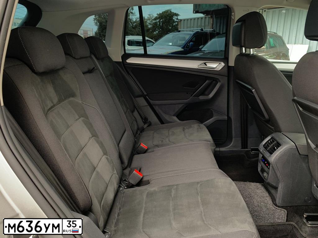 Фото автомобиля VOLKSWAGEN TIGUAN, 2017 — госномер М636УМ35. Цвет: СЕРЕБРИСТЫЙ