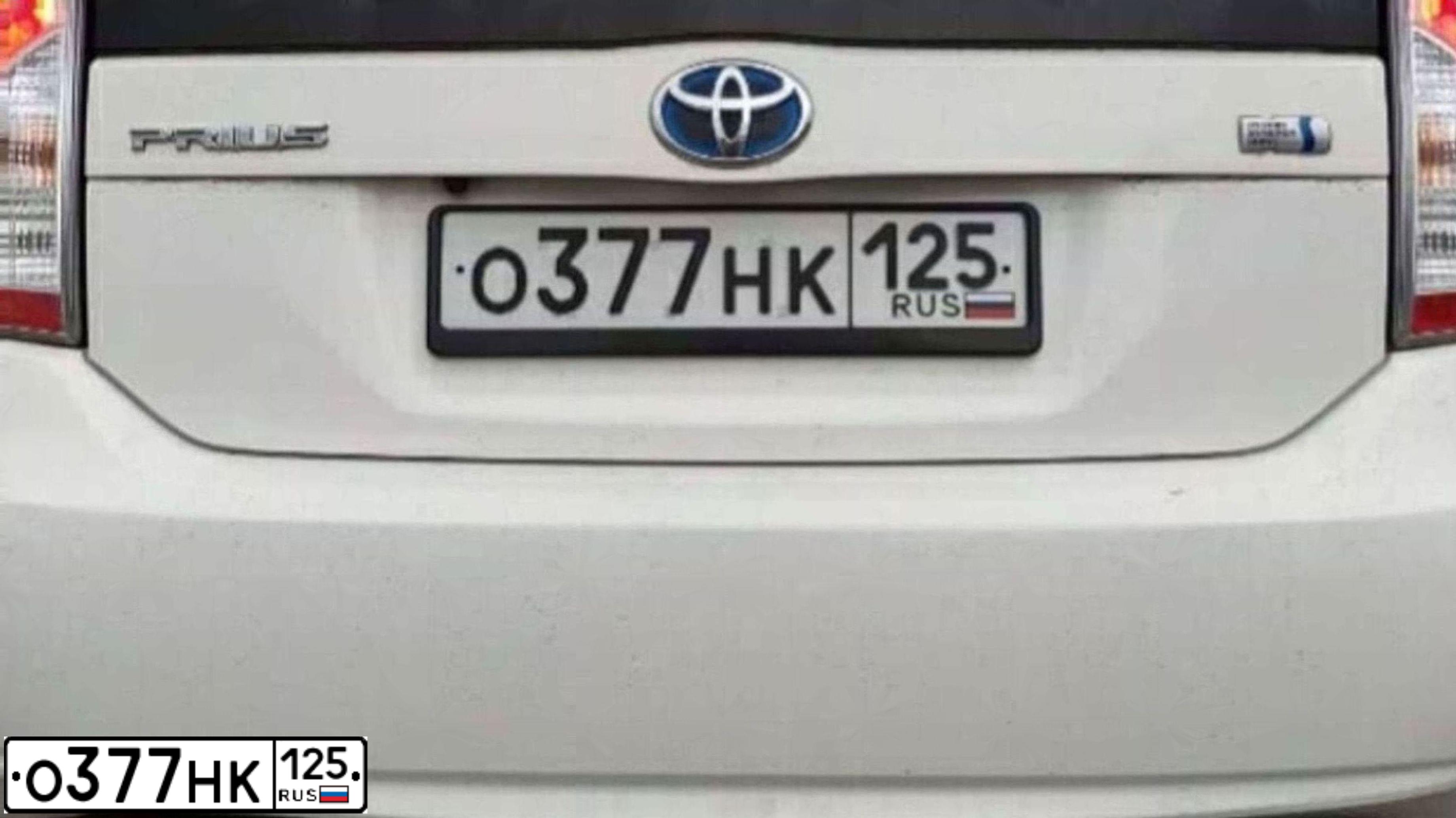 Фото автомобиля TOYOTA PRIUS, 2012 — госномер О808ММ196