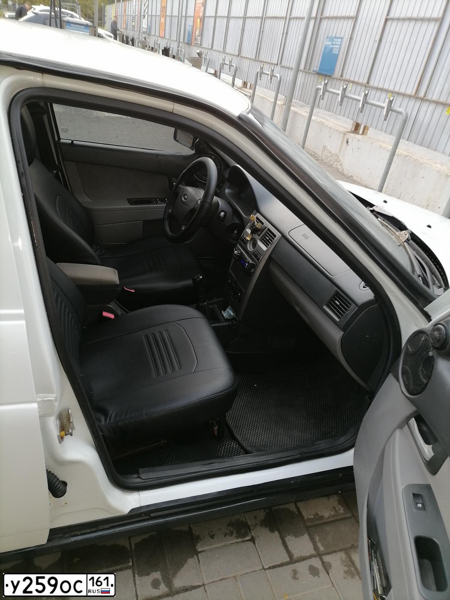 Фото автомобиля LADA 2172 PRIORA, 2010 — госномер У259ОС161. Цвет: Белый