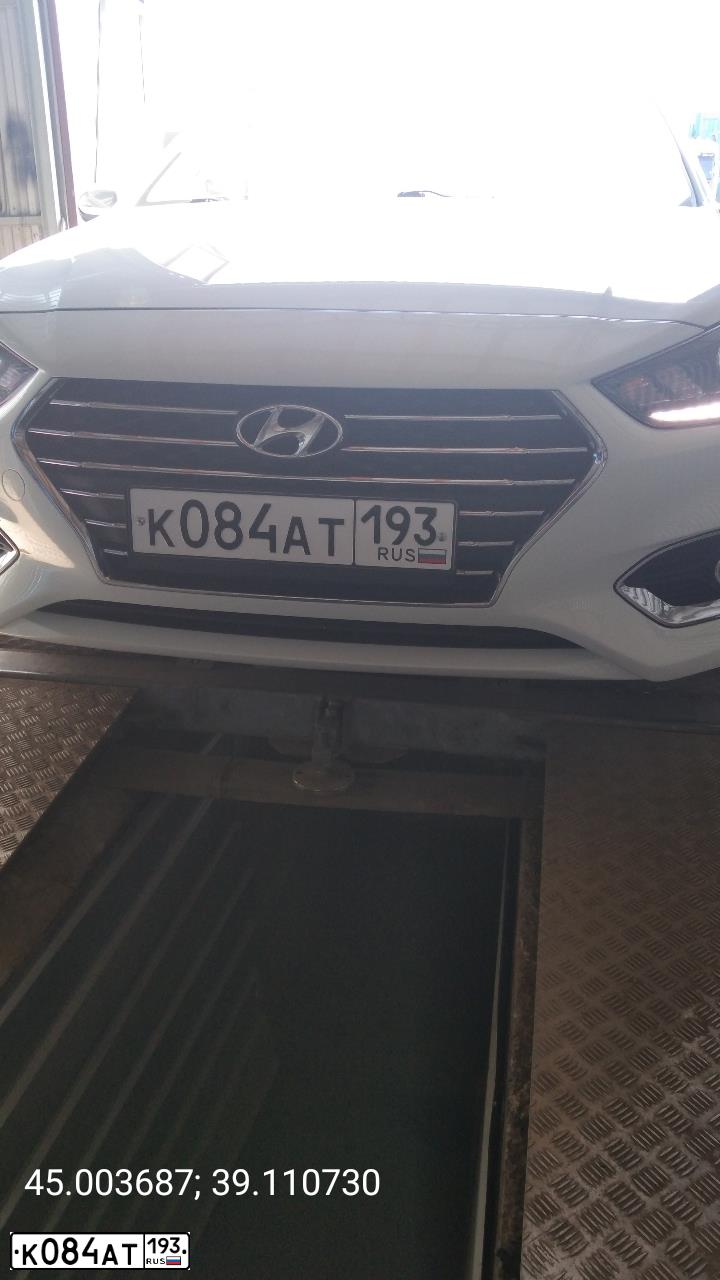 Фото автомобиля HYUNDAI SOLARIS, 2017 — госномер К084АТ193. Цвет: Белый