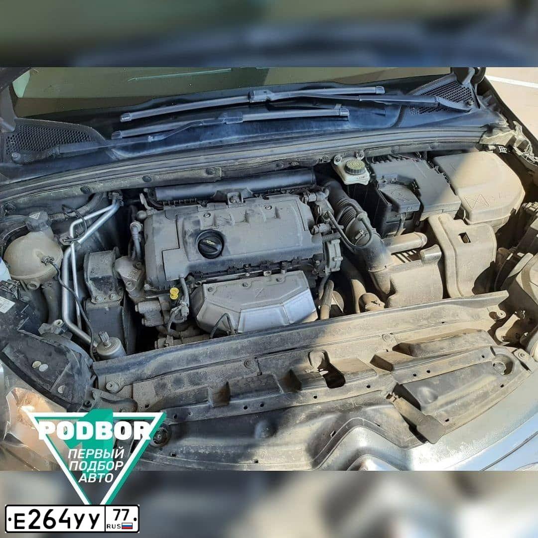 Фото автомобиля NISSAN PRIMERA, 1998 — госномер Р863АУ32. Цвет: Красный