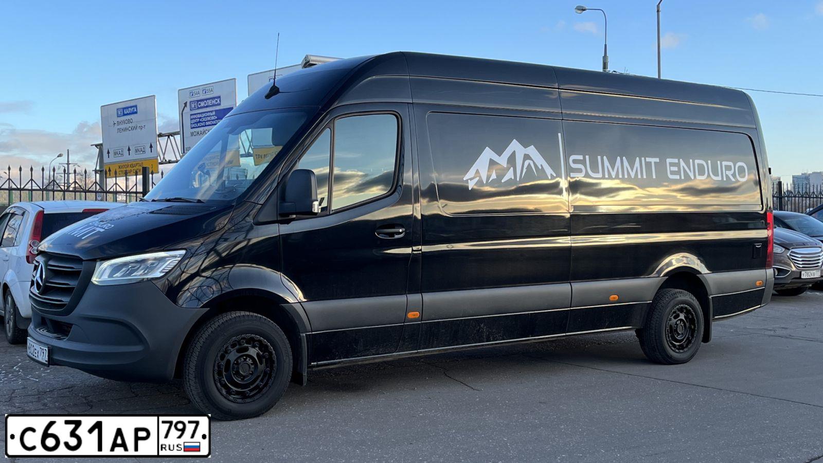 Фото автомобиля MERCEDES-BENZ SPRINTER, 2019 — госномер О218ВО550. Цвет: МНОГОЦВЕТНЫЙ