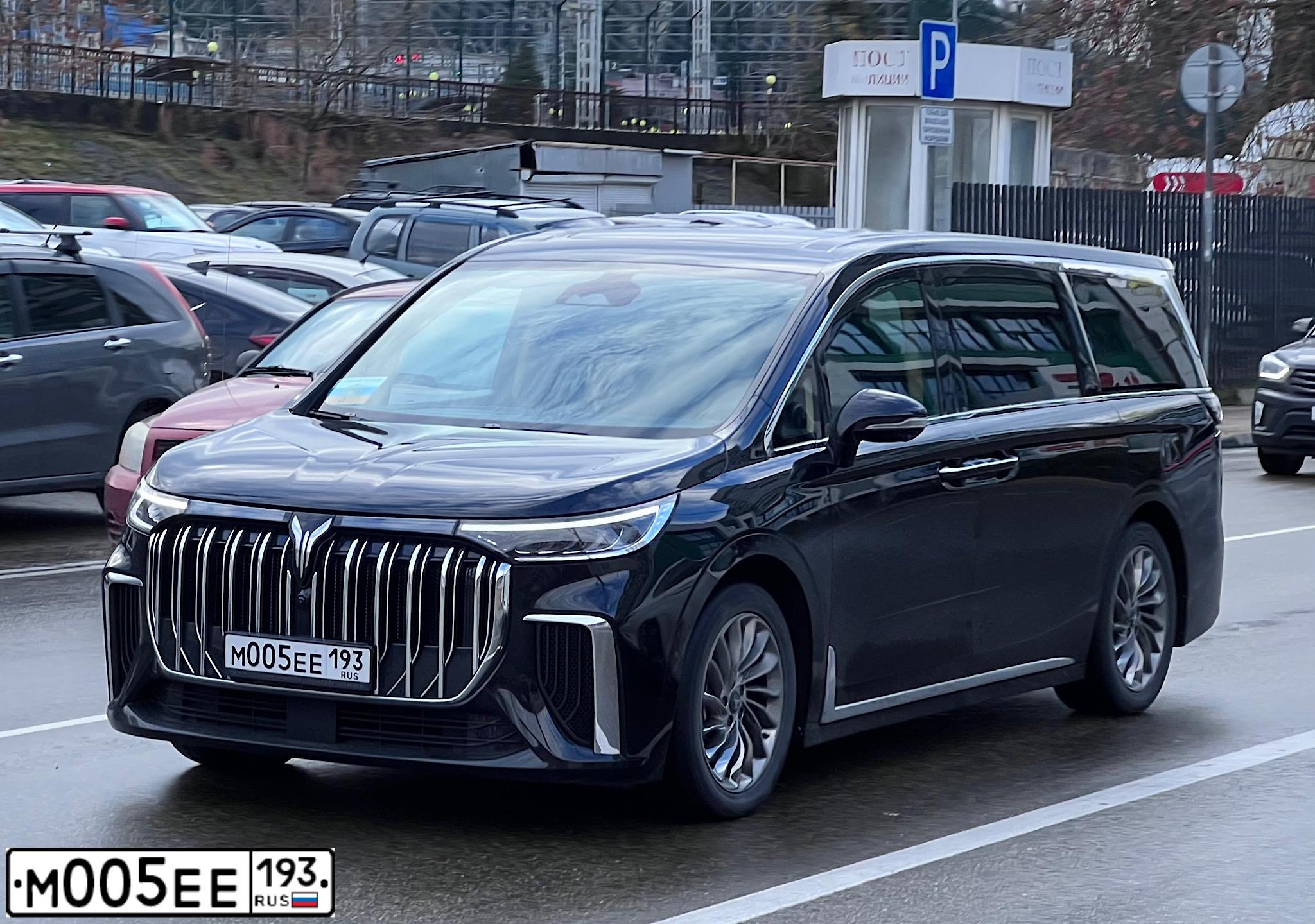 Фото автомобиля BMW SERIE 5, 2012 — госномер М005ЕЕ193. Цвет: ЧЕРНЫЙ