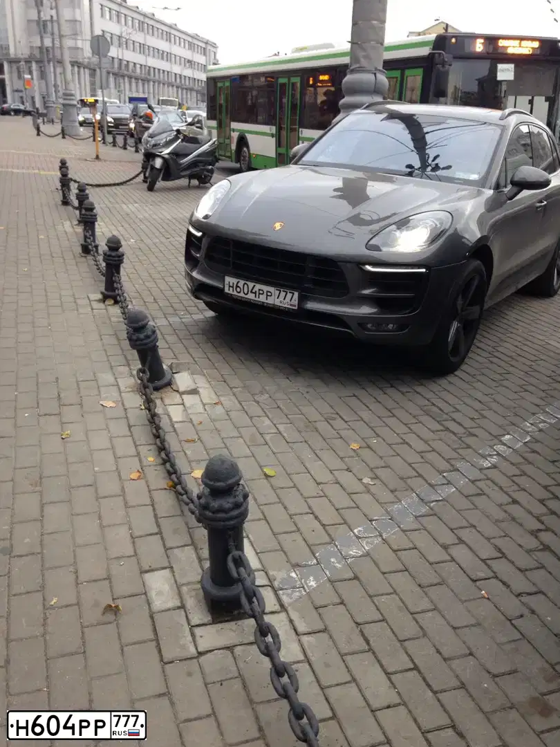 Фото автомобиля PORSCHE MACAN, 2015 — госномер А907КВ977. Цвет: СЕРЫЙ