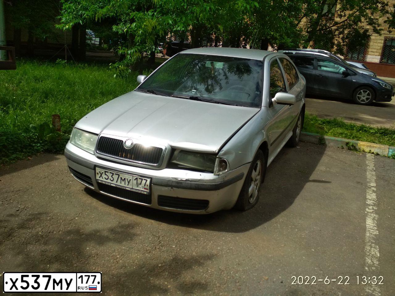 Фото автомобиля SKODA OCTAVIA, 2003. Цвет: СЕРЫЙ