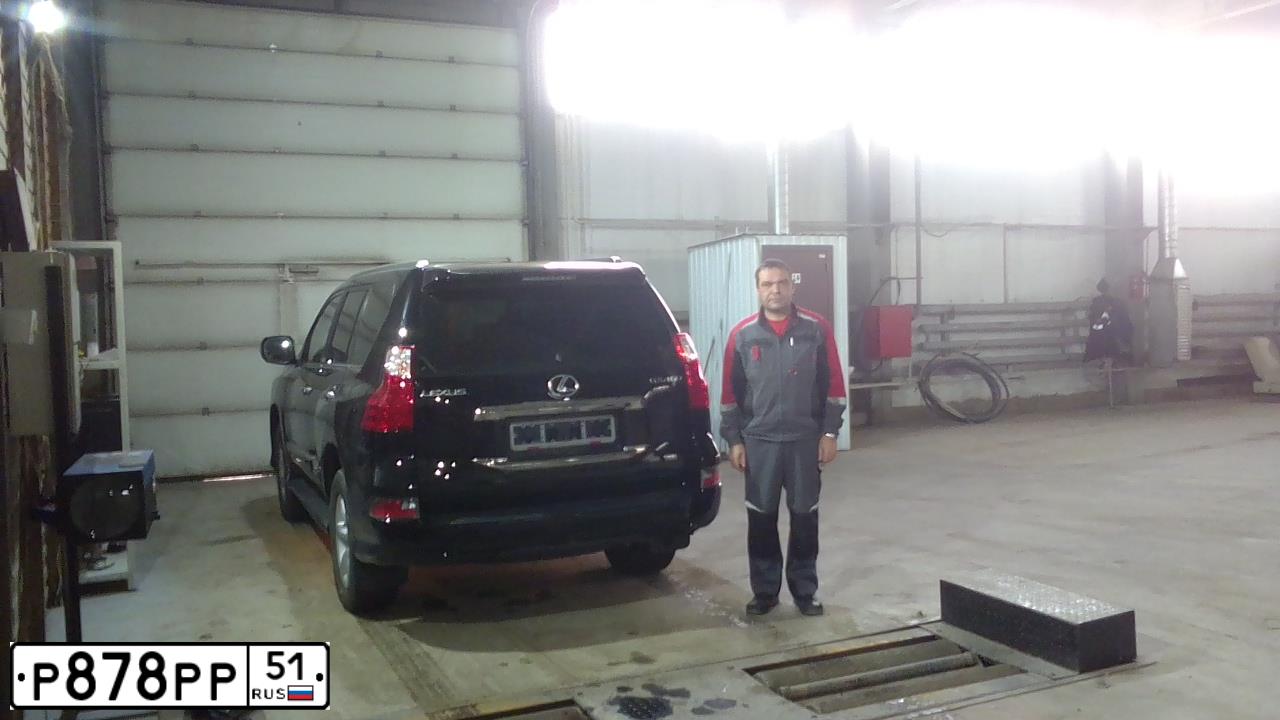Фото автомобиля HUMMER H3, 2007 — госномер Р878РР51. Цвет: ЧЕРНЫЙ