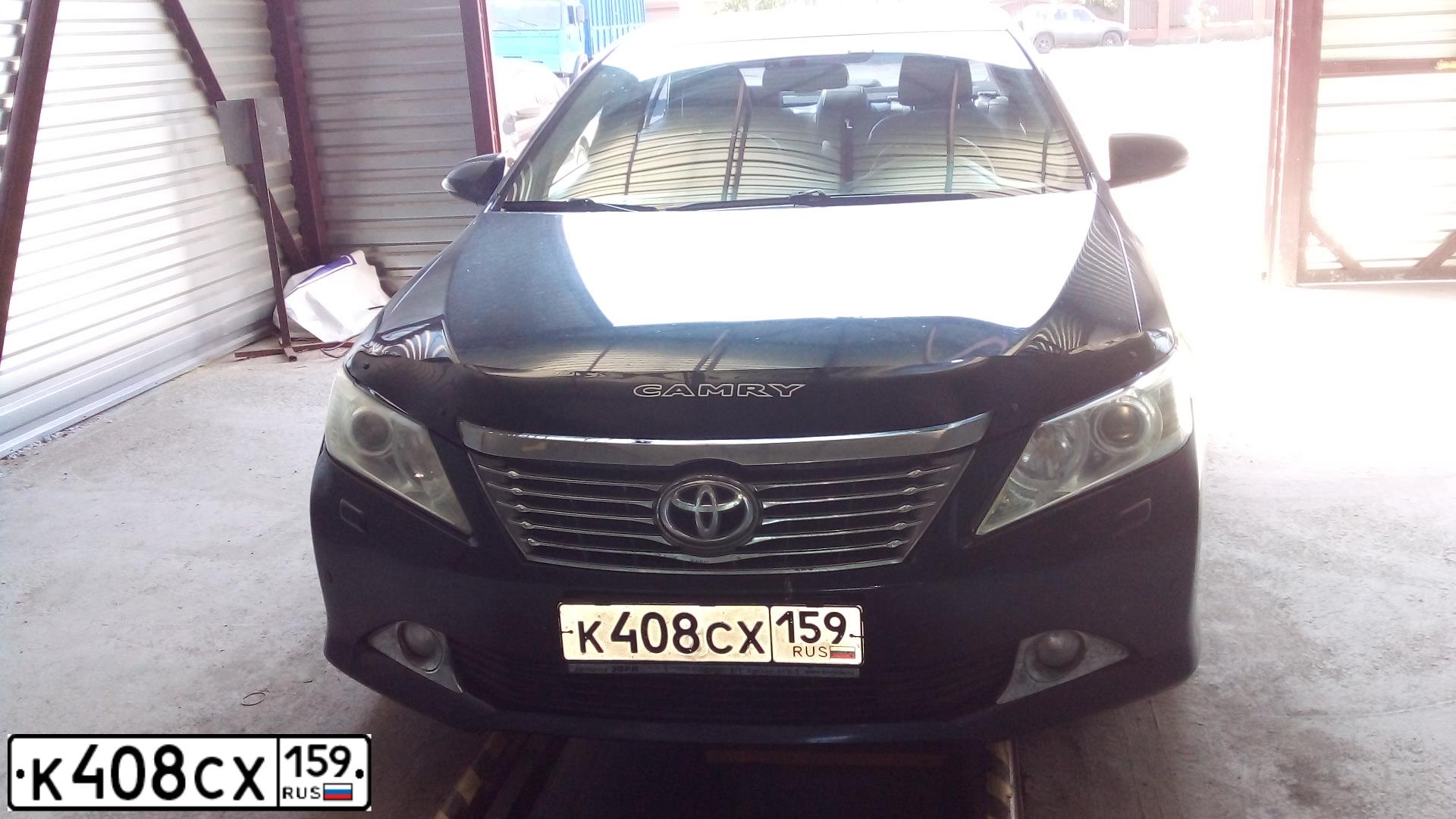 Фото автомобиля TOYOTA CAMRY, 2013 — госномер С010КА193. Цвет: Темно-серый металлик