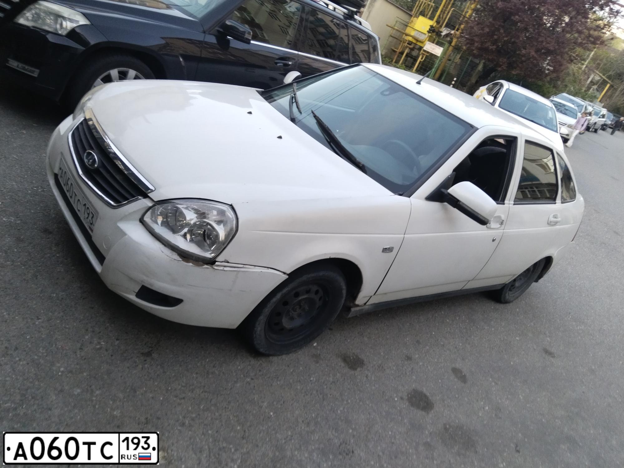 Фото автомобиля LADA 2172 PRIORA, 2009 — госномер А060ТС193. Цвет: Белый