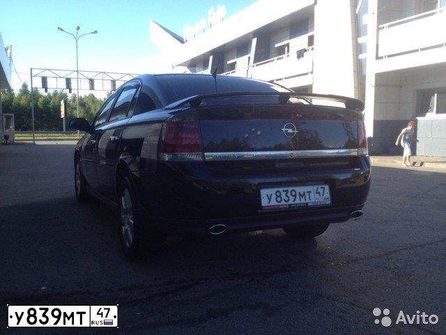 Фото автомобиля OPEL VECTRA, 2004 — госномер У839МТ47. Цвет: ЧЕРНЫЙ