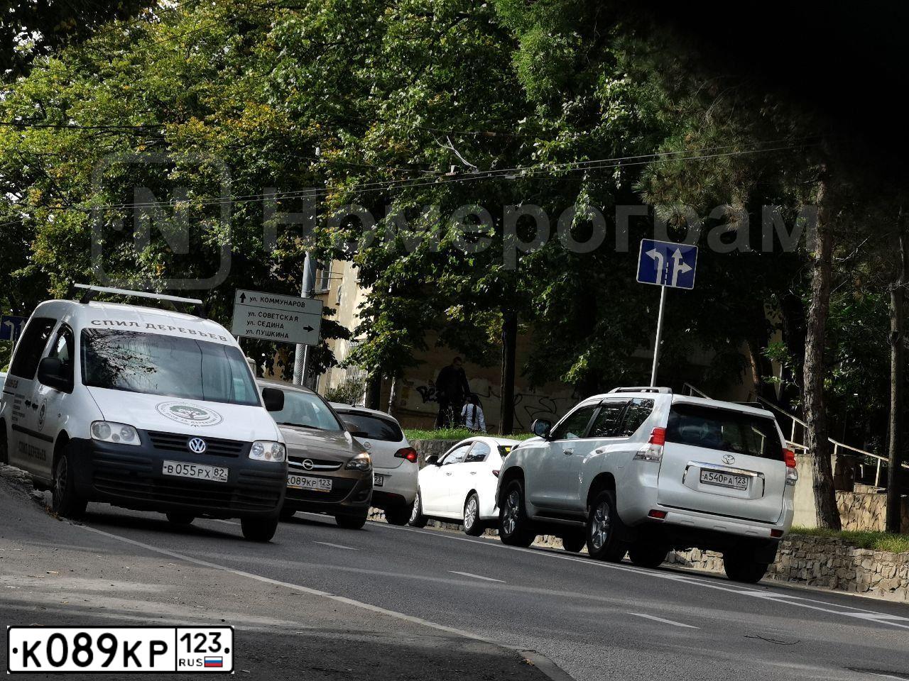 Фото автомобиля KIA RIO, 2012 — госномер А230МЕ67. Цвет: БЕЖЕВЫЙ