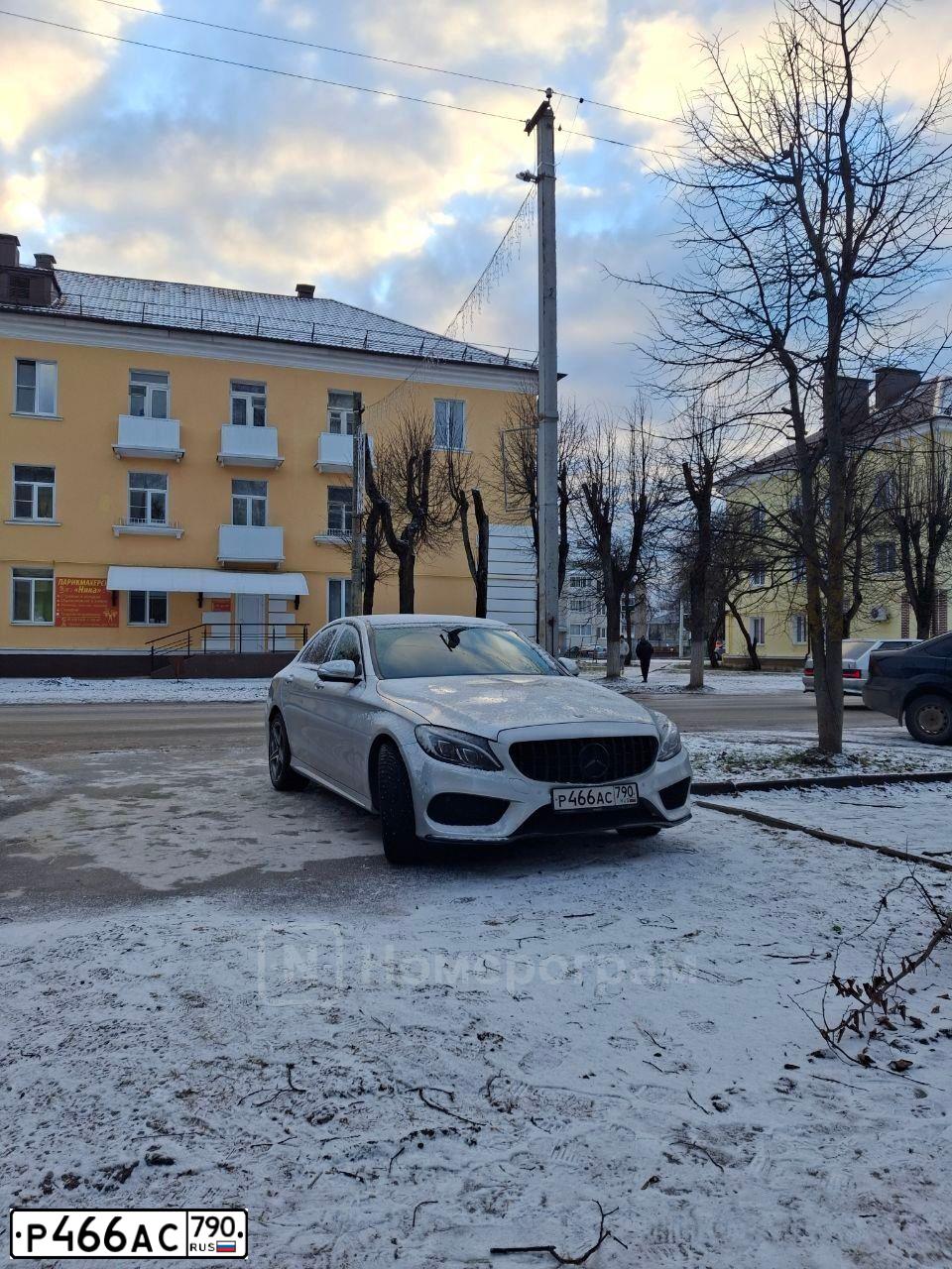 Фото автомобиля MERCEDES C-KLASSE, 2014 — госномер Р288УК178. Цвет: СЕРЕБРИСТЫЙ