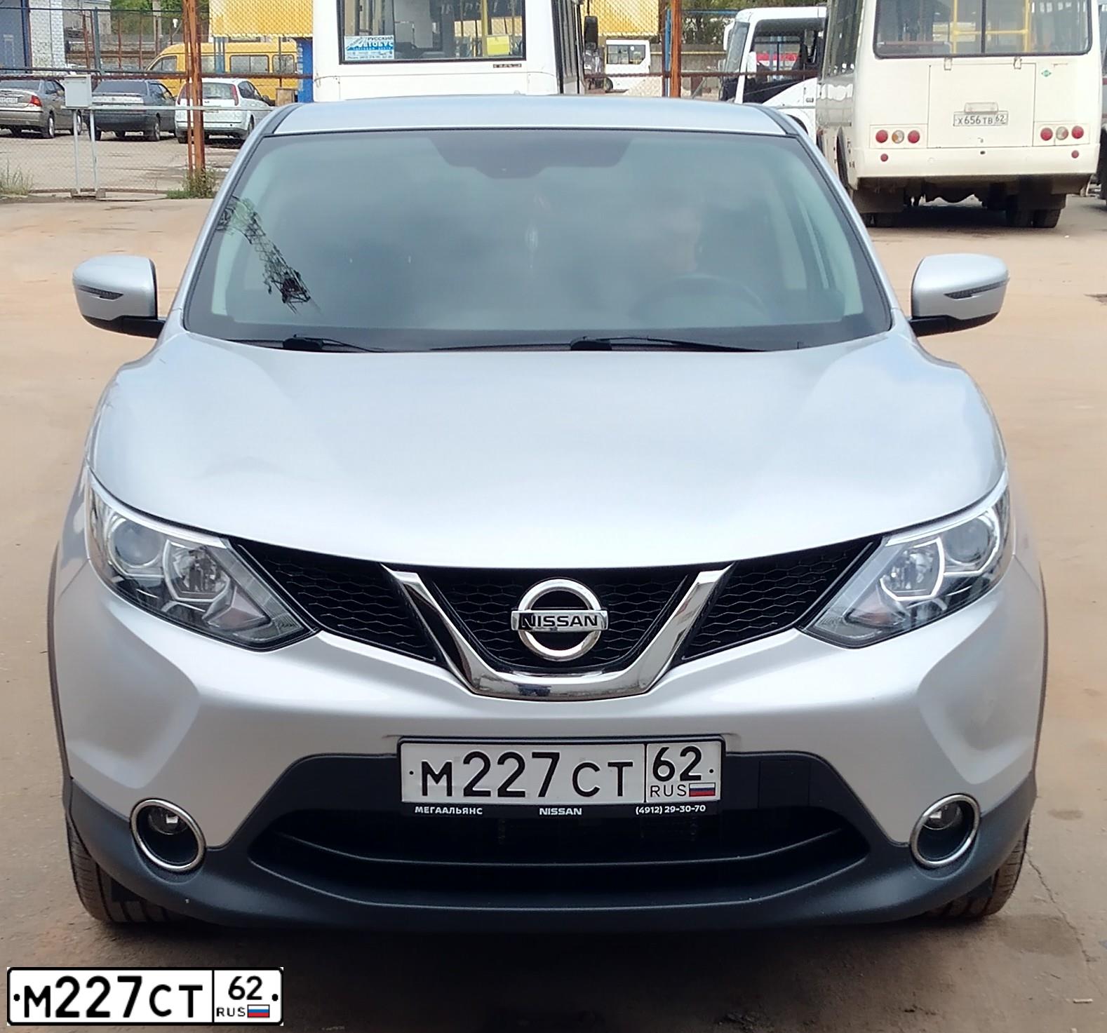 Фото автомобиля NISSAN QASHQAI, 2017 — госномер М227СТ62. Цвет: СЕРЕБРИСТЫЙ