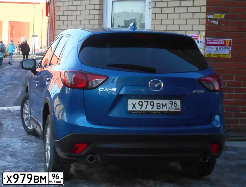 Фото автомобиля MAZDA CX-5, 2013 — госномер О284МХ72. Цвет: синий