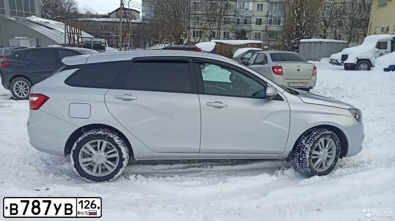 Фото автомобиля LADA 2190 GRANTA, 2018 — госномер В787УВ126. Цвет: Серебристый