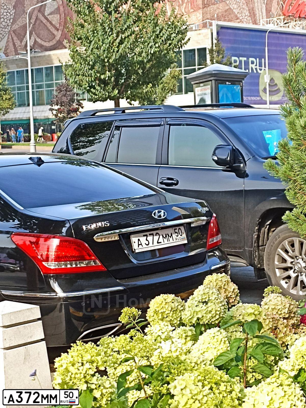 Фото автомобиля HYUNDAI GRANDEUR, 2008 — госномер Е354УУ190. Цвет: СЕРЫЙ